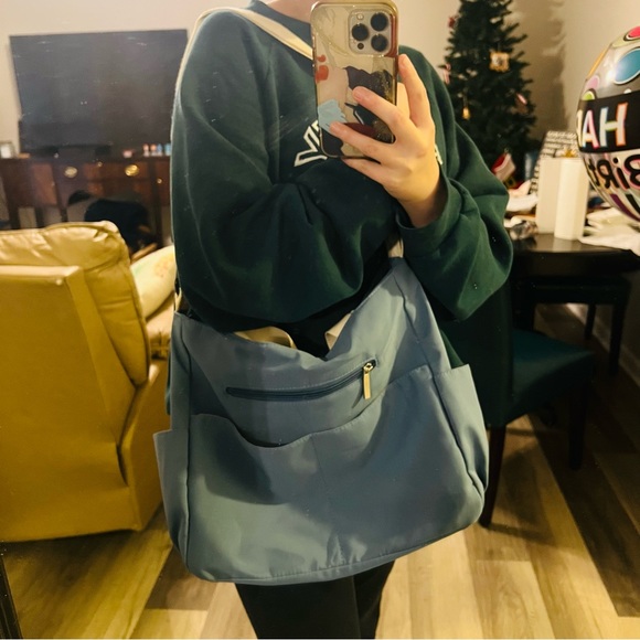 Large Capacity Nylon Tote Bag Lightweight Portable Shoulder Bag Adjustable Strap - Picture 3 of 5